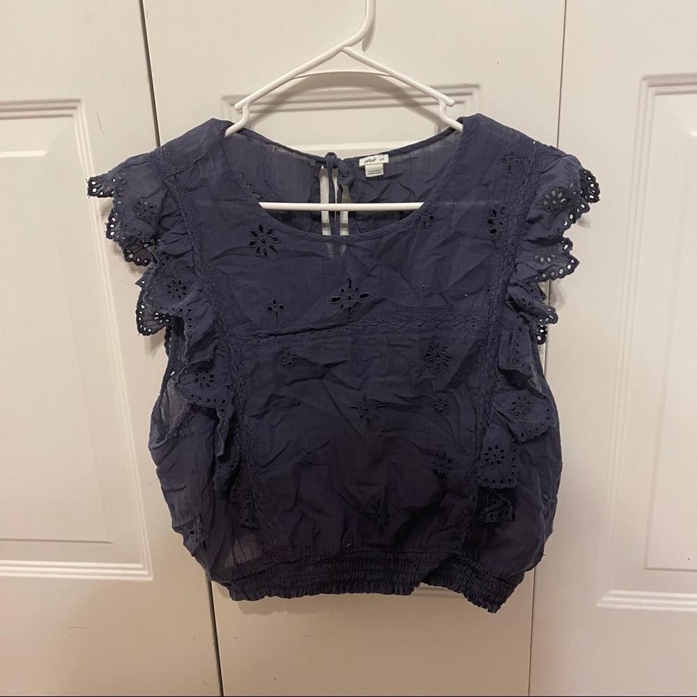 Womens American Eagle navy blue top!